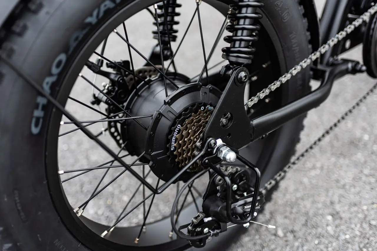 E-bike hub motor and drivetrain close-up